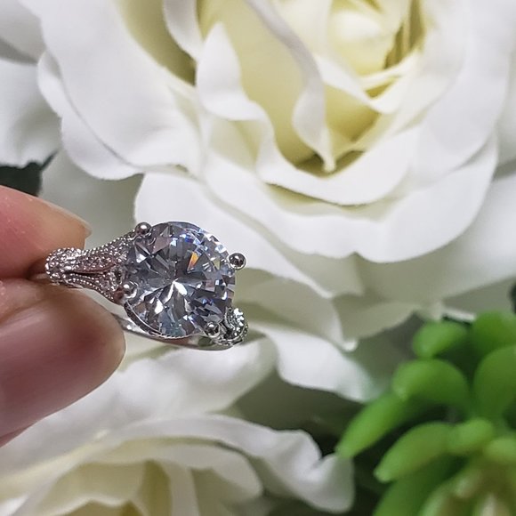 Luxury Radiant Cubic Zirconia Ring 925 Silver Engagement Wedding Ring - Picture 2 of 6